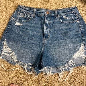 Women’s American Eagle denim shorts